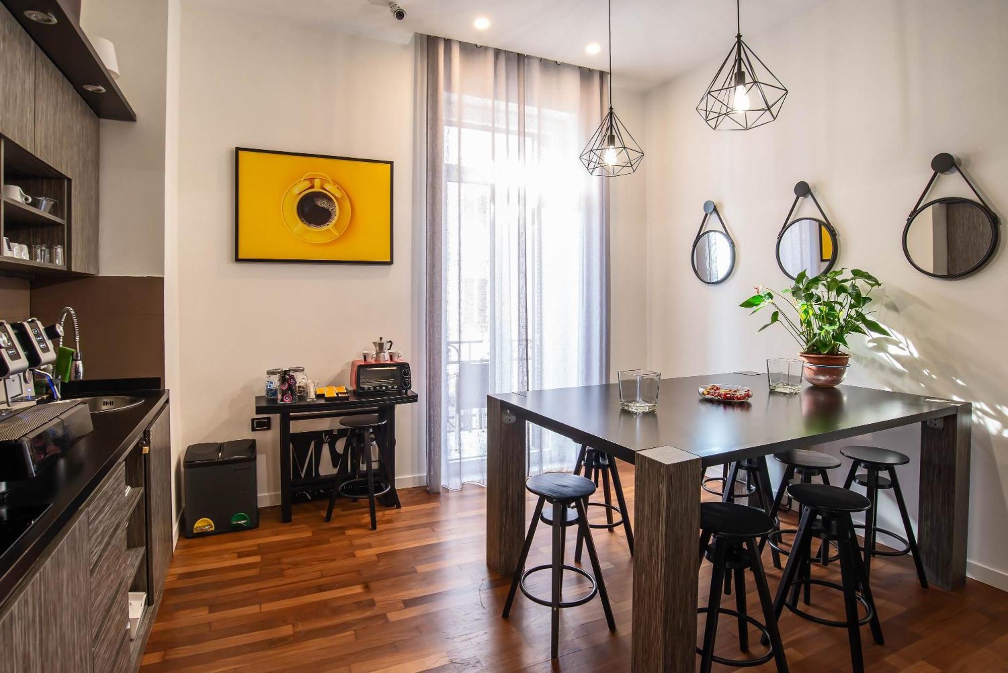 Gram Suites Napels Buitenkant foto