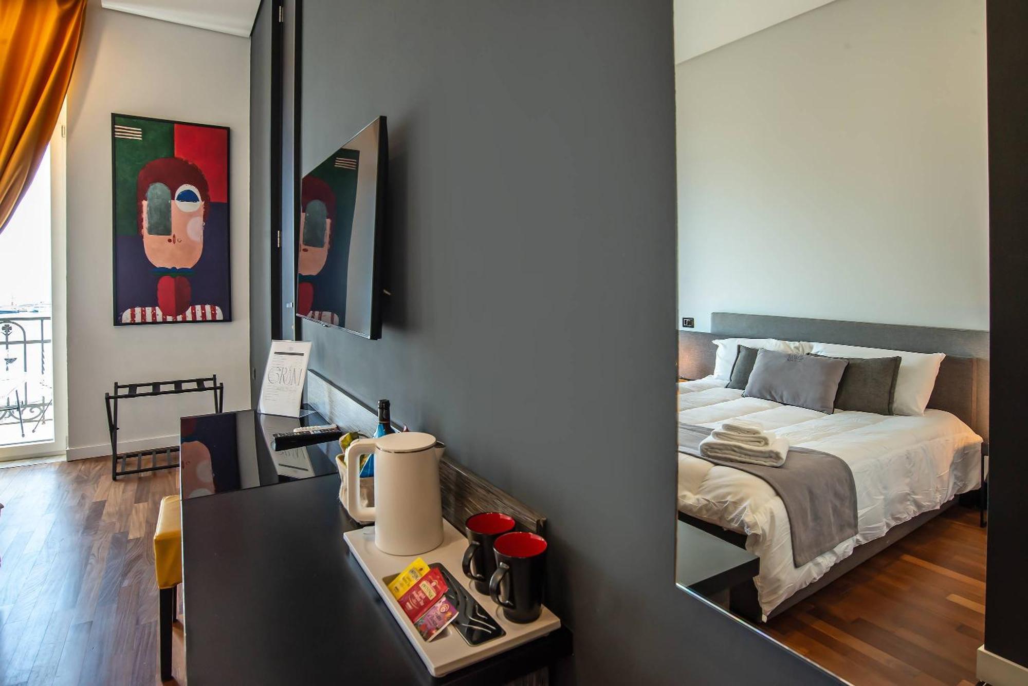 Gram Suites Napels Buitenkant foto
