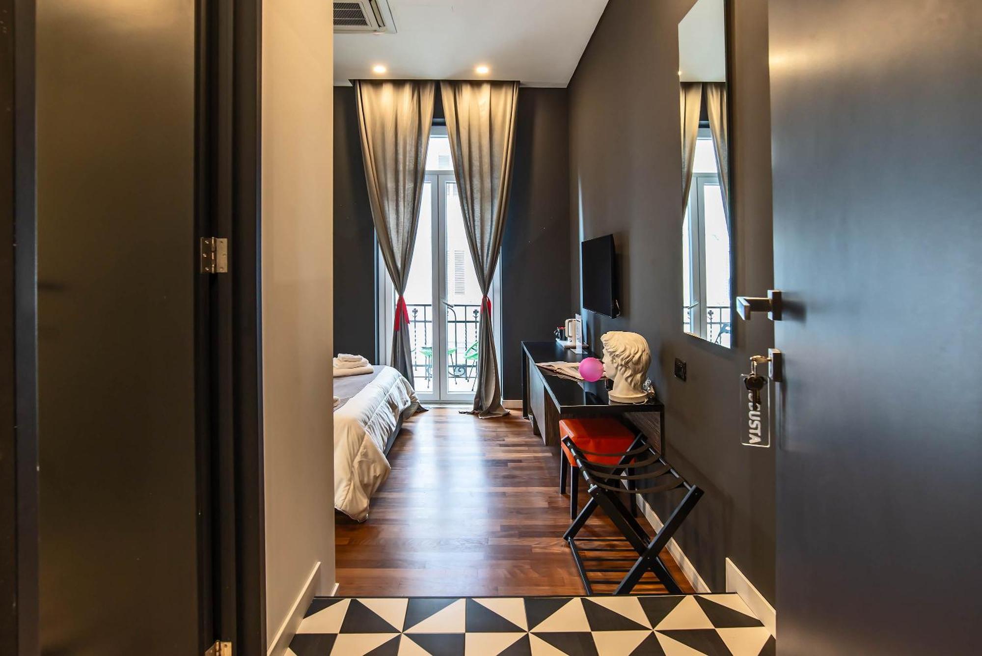 Gram Suites Napels Buitenkant foto