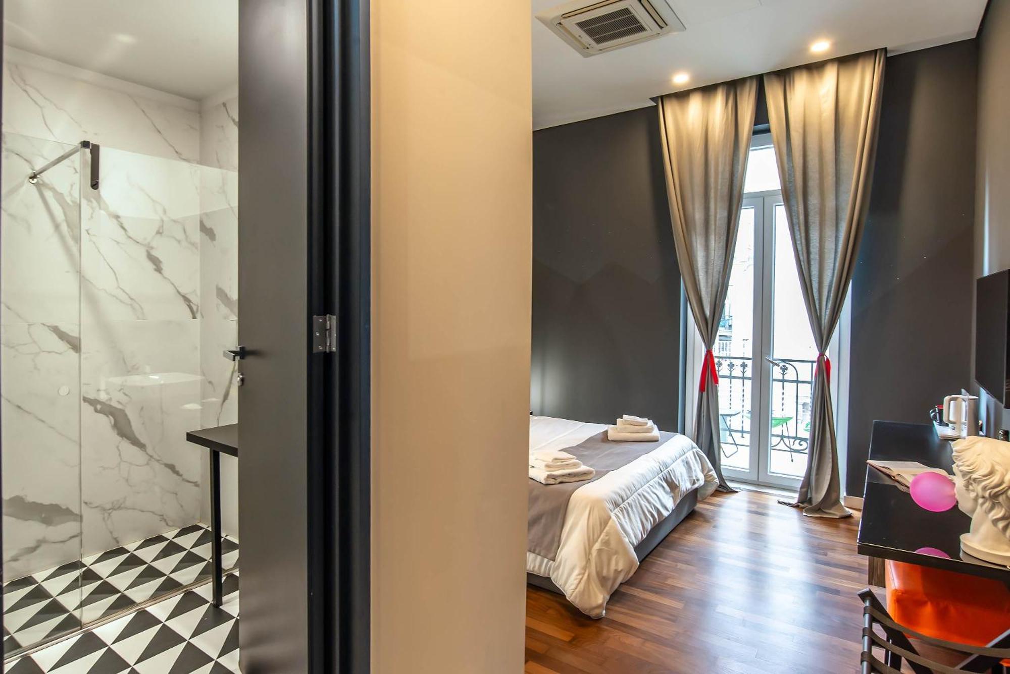 Gram Suites Napels Buitenkant foto