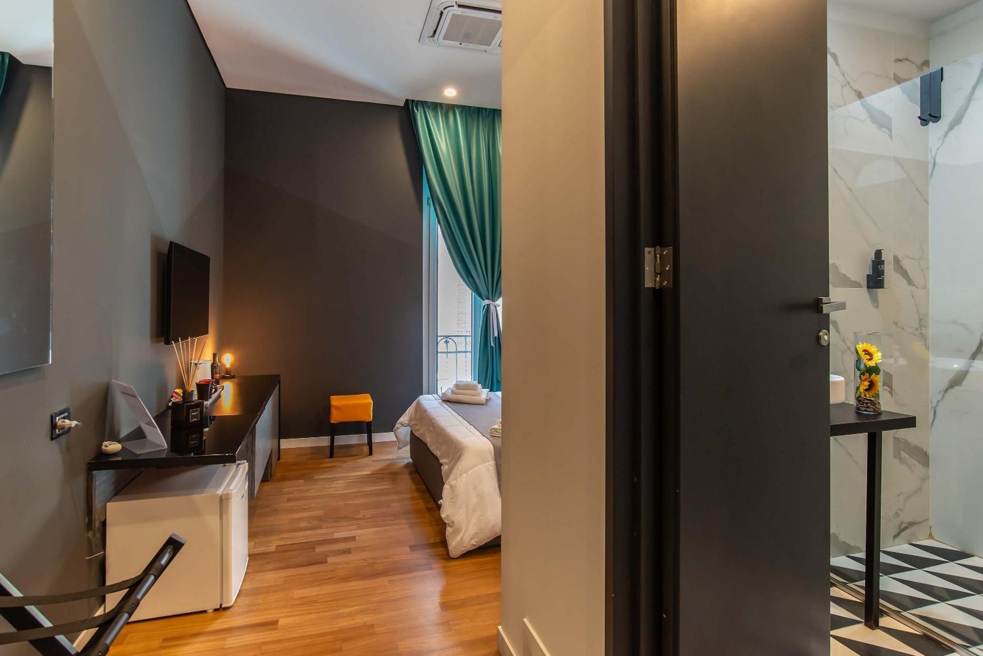 Gram Suites Napels Buitenkant foto
