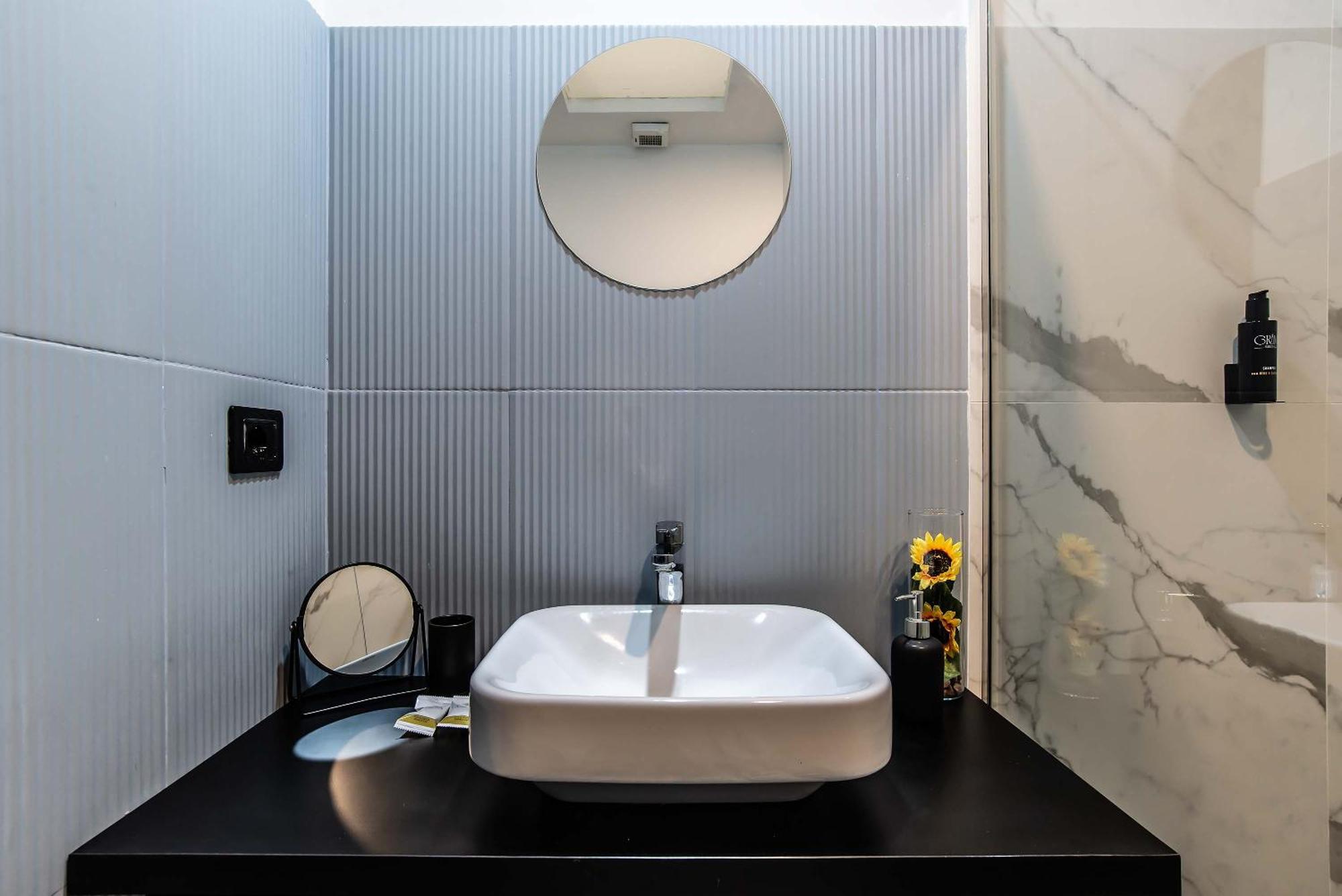 Gram Suites Napels Buitenkant foto